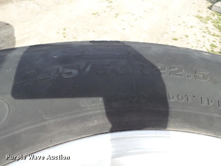 image for item CD9593 (4) 445/50R22.5 tires
