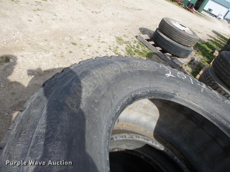 image for item CD9593 (4) 445/50R22.5 tires