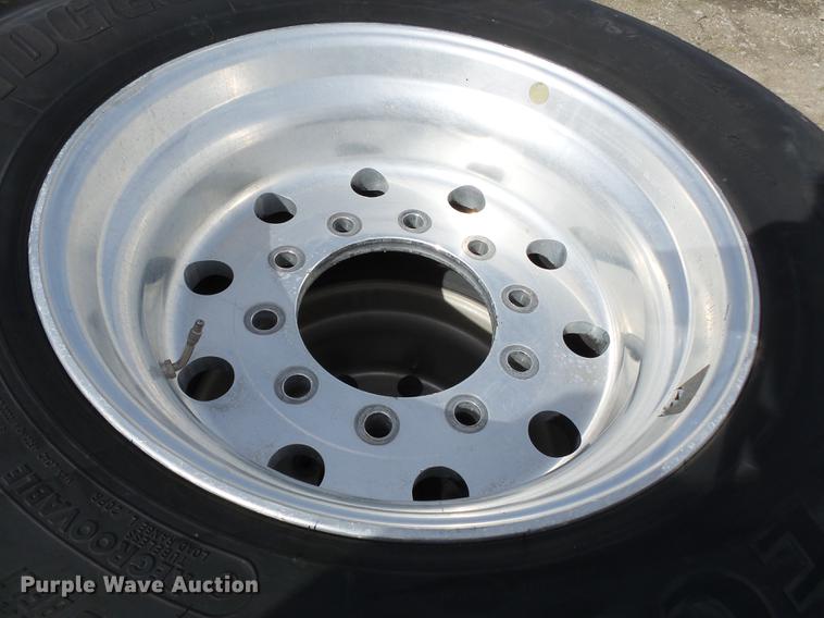 image for item CD9593 (4) 445/50R22.5 tires