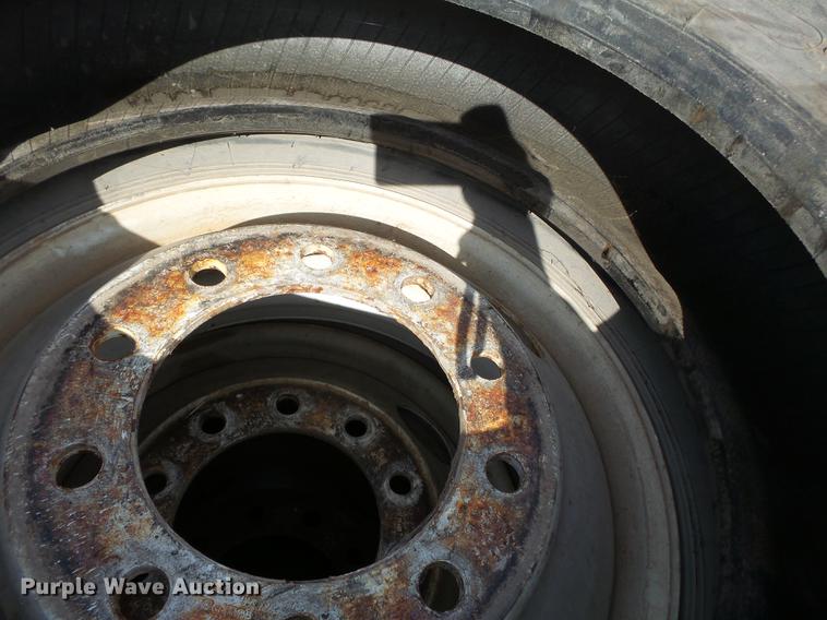 image for item CD9597 (6) 11R22.5 tires