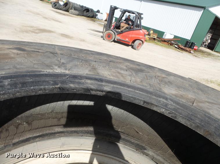 image for item CD9597 (6) 11R22.5 tires