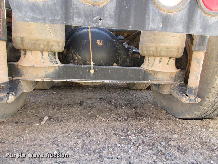 image for item DB6919 2007 Kenworth T800 semi truck