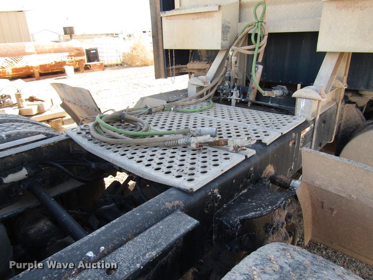 image for item DB6919 2007 Kenworth T800 semi truck