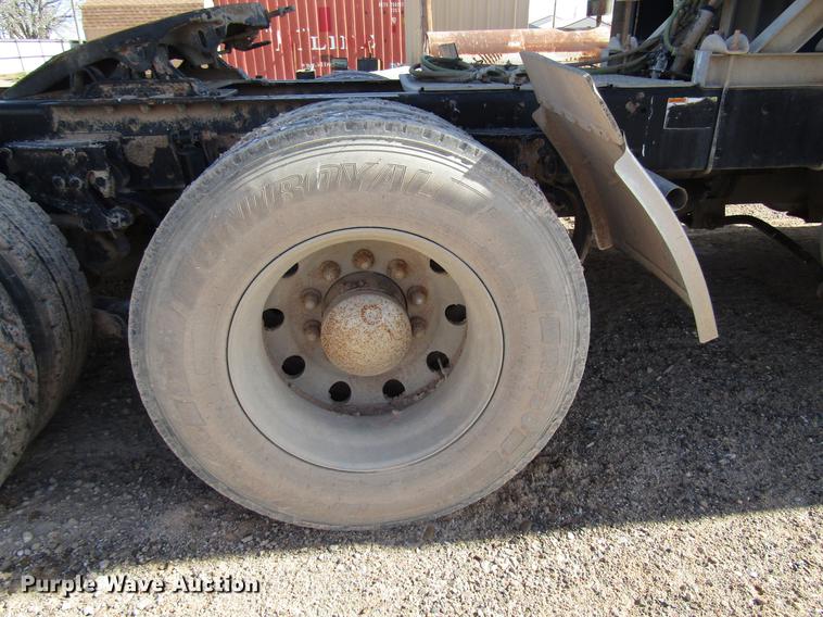 image for item DB6919 2007 Kenworth T800 semi truck