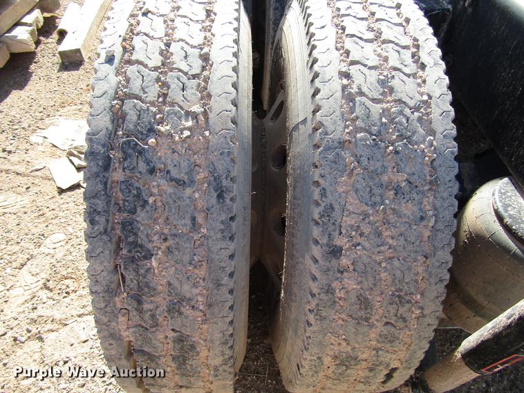 image for item DB6919 2007 Kenworth T800 semi truck