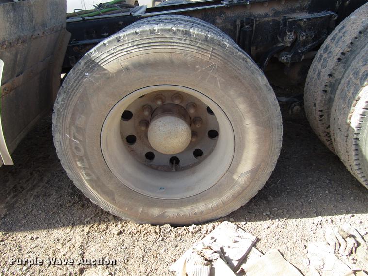 image for item DB6919 2007 Kenworth T800 semi truck