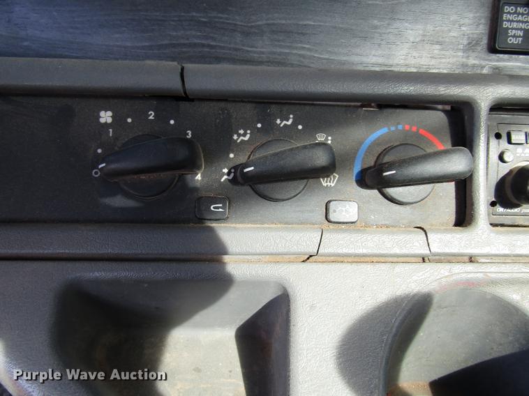 image for item DB6920 2006 Freightliner Columbia semi truck