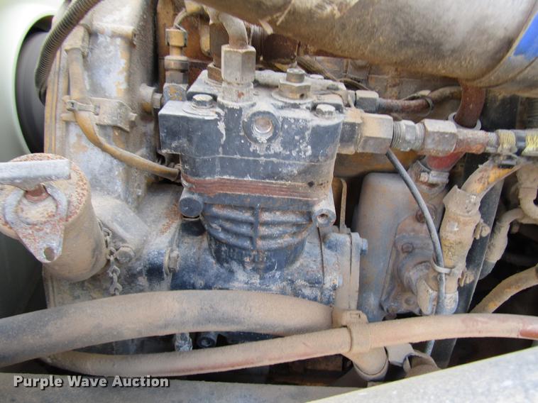 image for item DB6920 2006 Freightliner Columbia semi truck