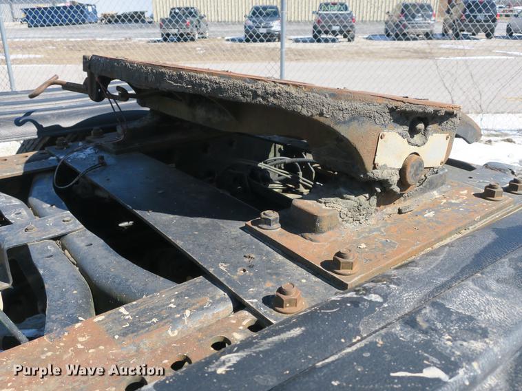 image for item DB8877 1994 International 8300 semi truck