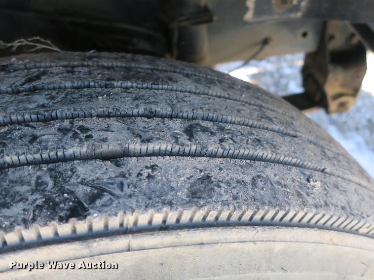 image for item DB8877 1994 International 8300 semi truck