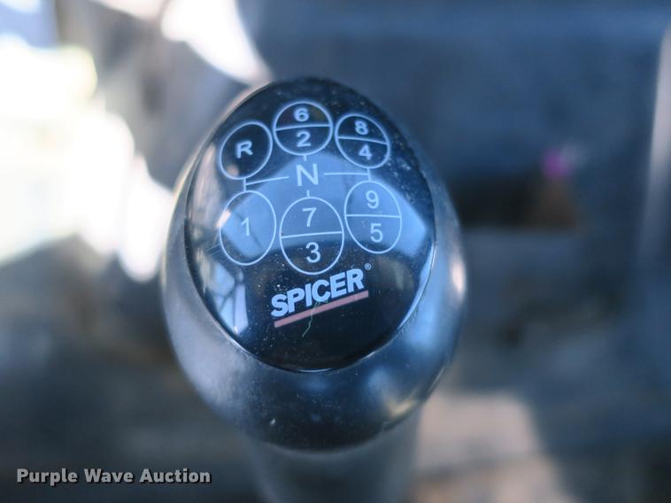 image for item DB8877 1994 International 8300 semi truck