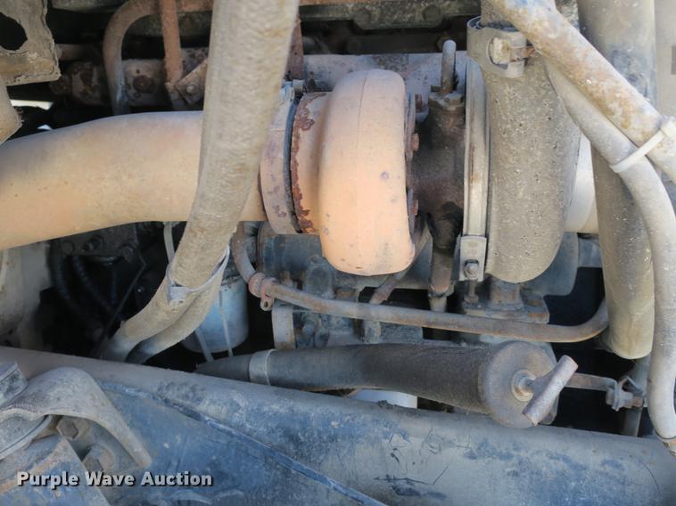 image for item DB8877 1994 International 8300 semi truck