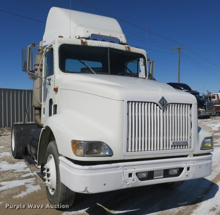 image for item DB8881 1999 International 9100 semi truck