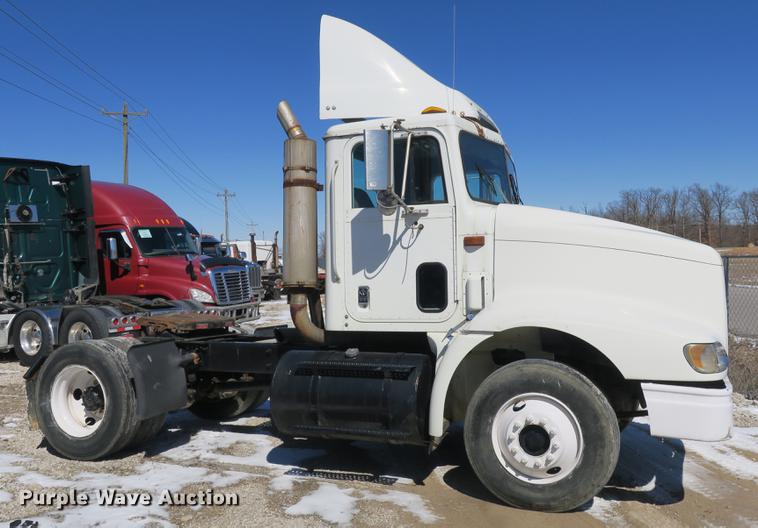 image for item DB8881 1999 International 9100 semi truck