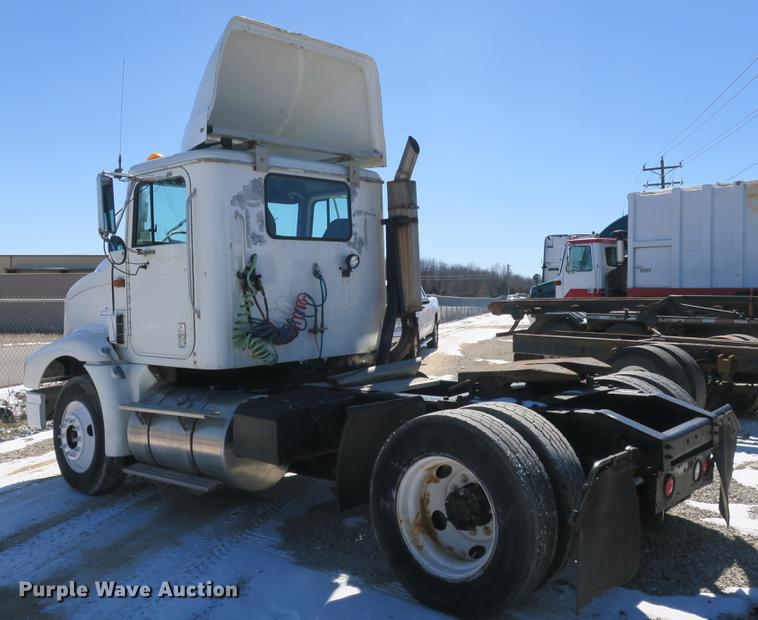 image for item DB8881 1999 International 9100 semi truck