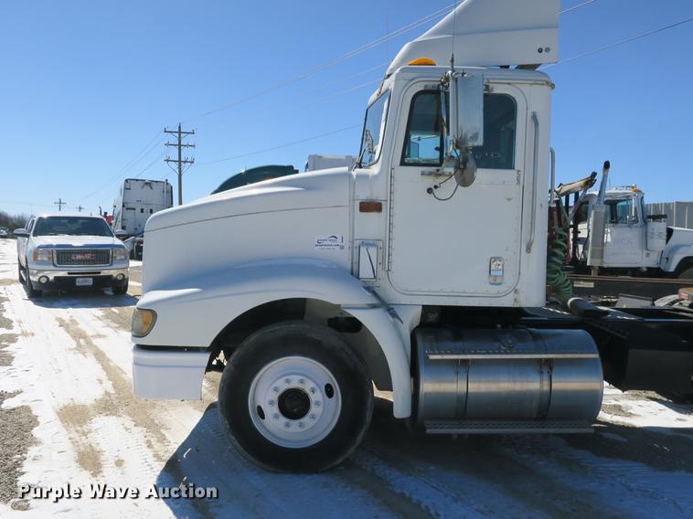 image for item DB8881 1999 International 9100 semi truck
