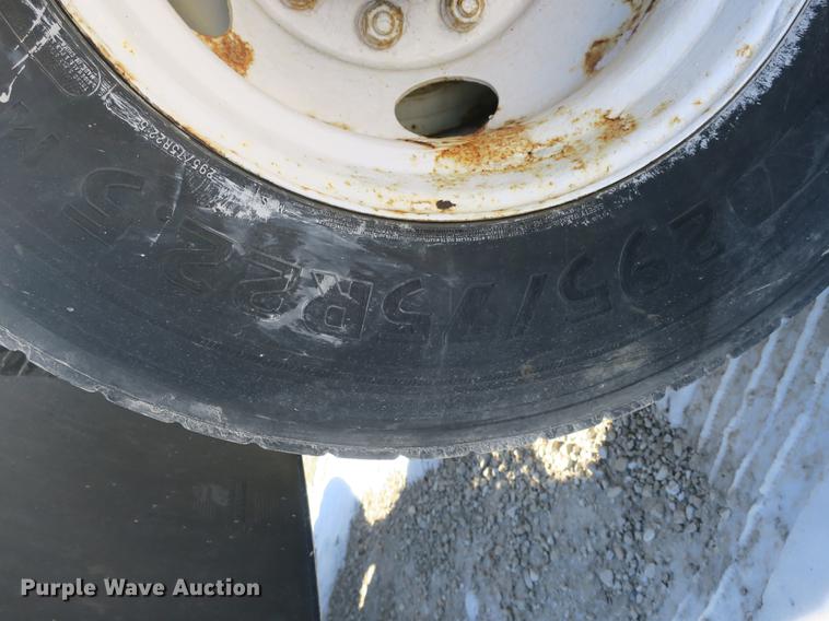 image for item DB8881 1999 International 9100 semi truck