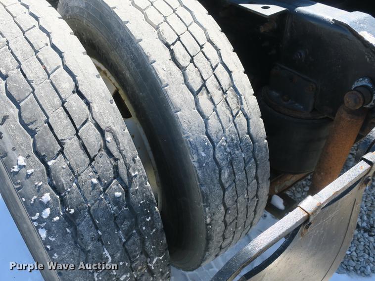 image for item DB8881 1999 International 9100 semi truck