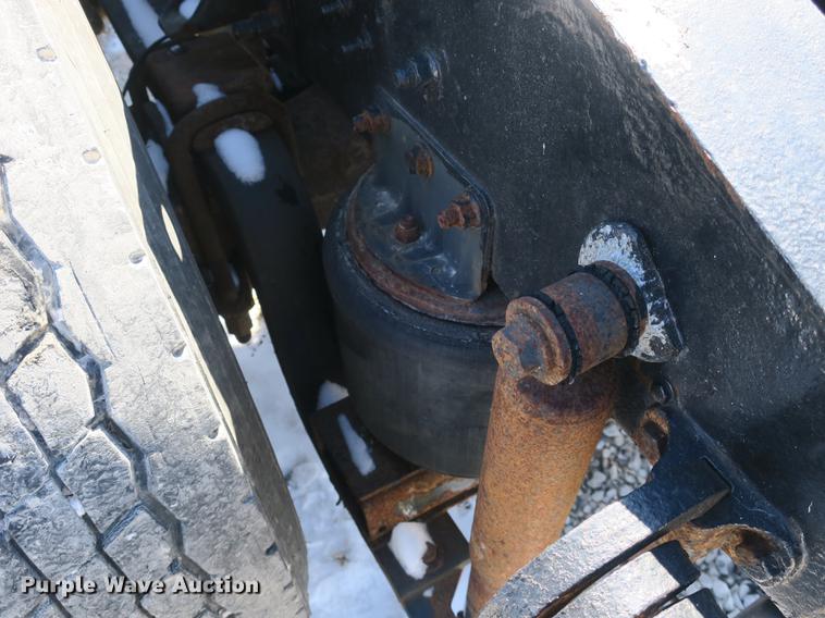 image for item DB8881 1999 International 9100 semi truck