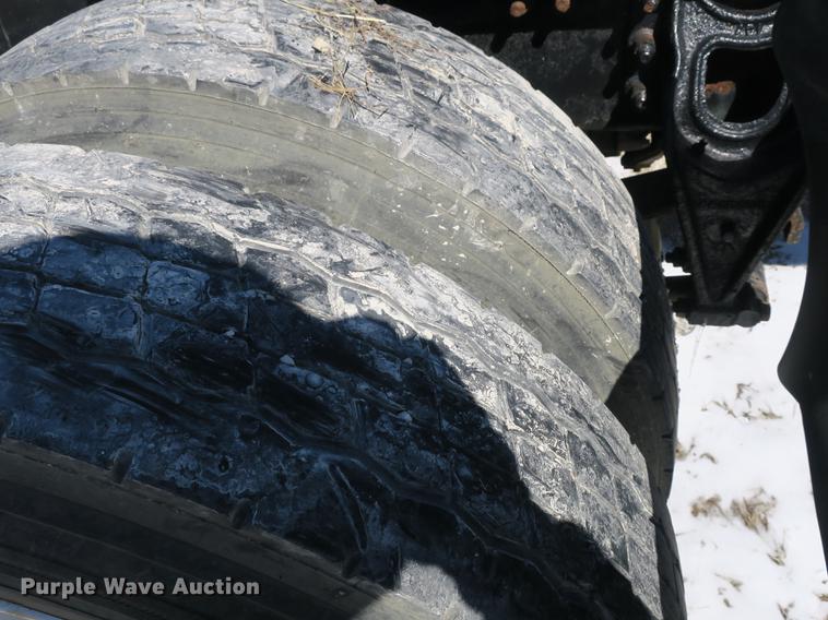 image for item DB8881 1999 International 9100 semi truck