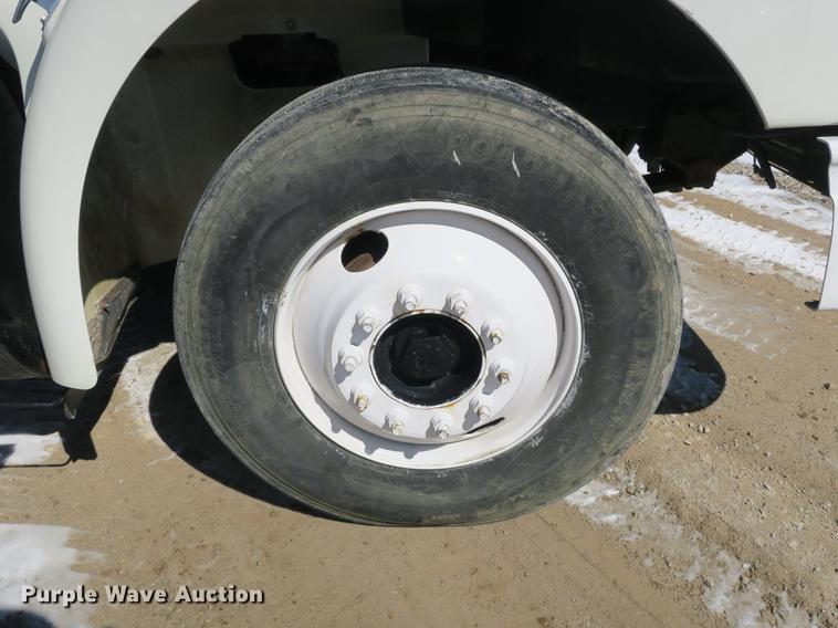 image for item DB8881 1999 International 9100 semi truck