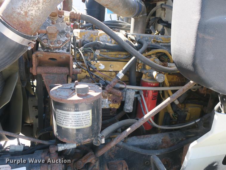 image for item DB8881 1999 International 9100 semi truck