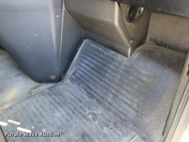 image for item DB8881 1999 International 9100 semi truck