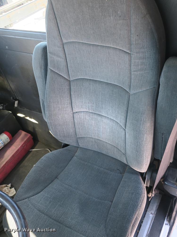 image for item DB8881 1999 International 9100 semi truck