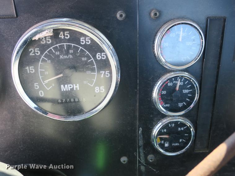 image for item DB8881 1999 International 9100 semi truck