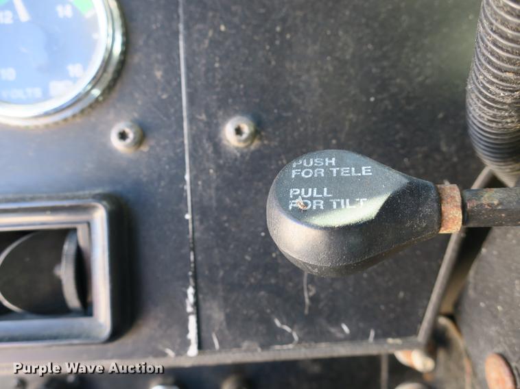 image for item DB8881 1999 International 9100 semi truck