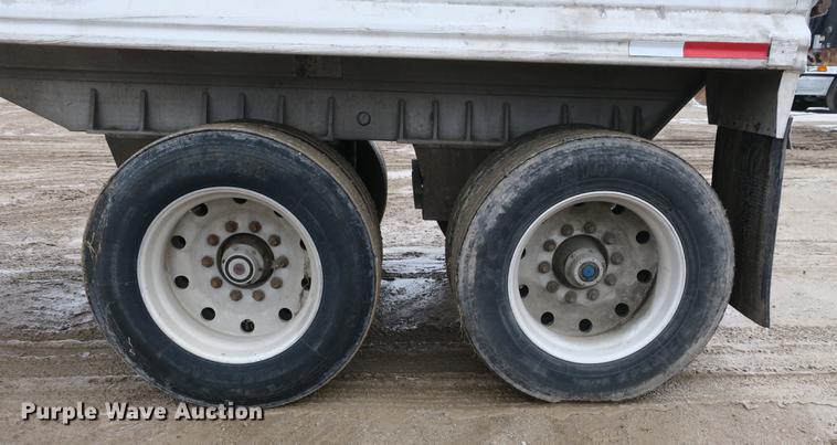 image for item DB8885 1996 Mate end dump trailer