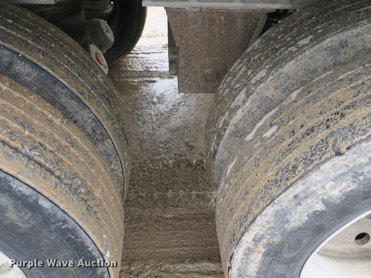 image for item DB8885 1996 Mate end dump trailer