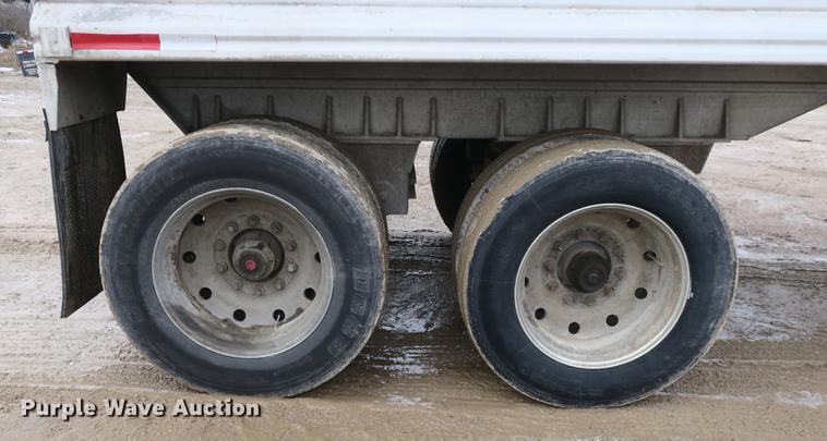 image for item DB8885 1996 Mate end dump trailer