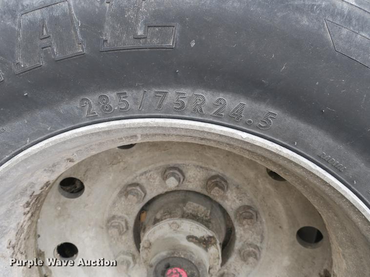 image for item DB8885 1996 Mate end dump trailer