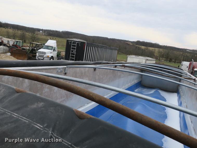 image for item DB8885 1996 Mate end dump trailer