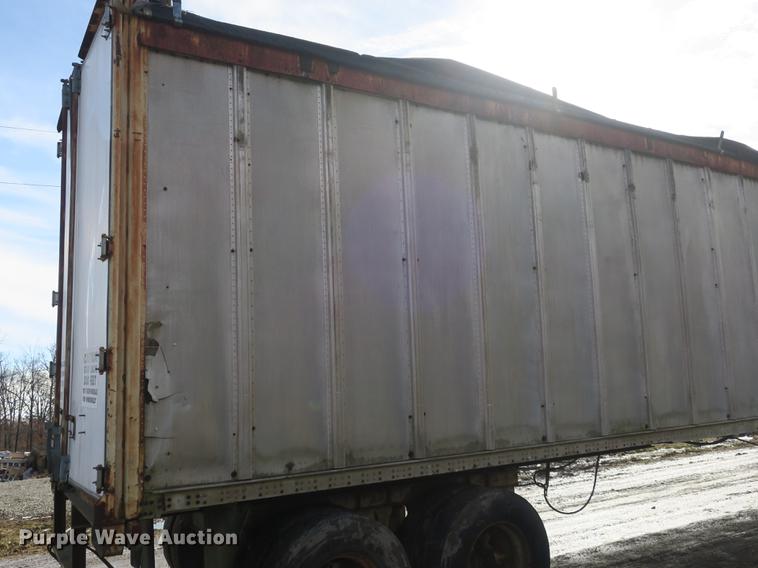 image for item DB8887 1993 Ledwell live bottom trailer