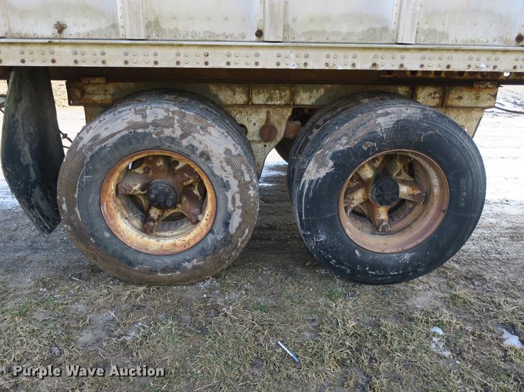 image for item DB8887 1993 Ledwell live bottom trailer