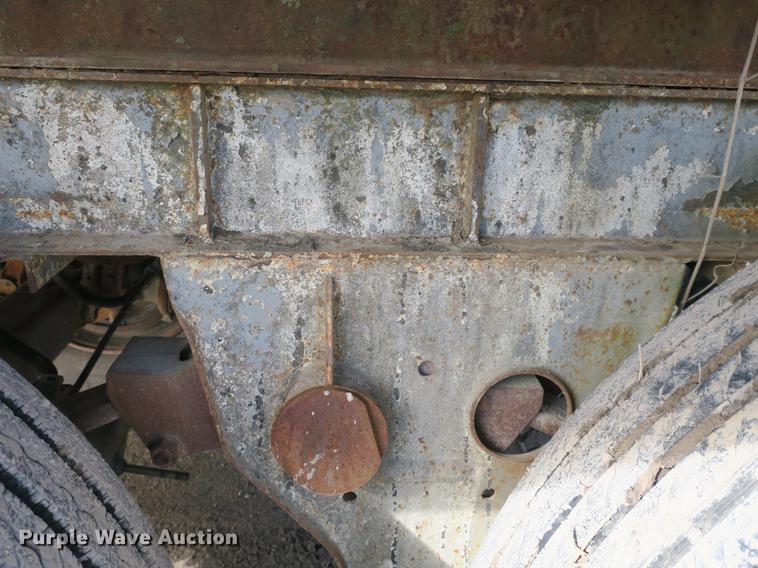 image for item DB8887 1993 Ledwell live bottom trailer