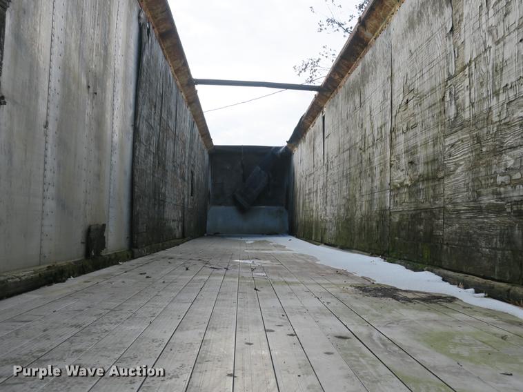 image for item DB8887 1993 Ledwell live bottom trailer