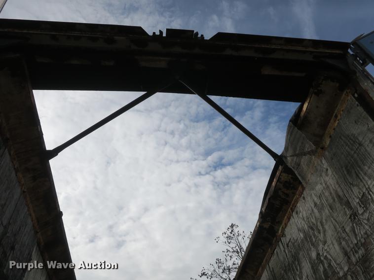 image for item DB8887 1993 Ledwell live bottom trailer