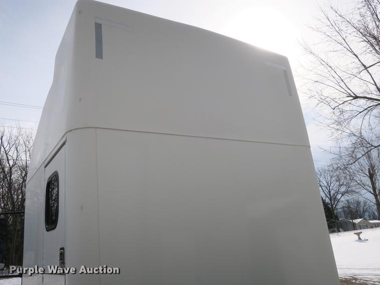 image for item DB8890 2005 Freightliner Business Class M2 semi truck