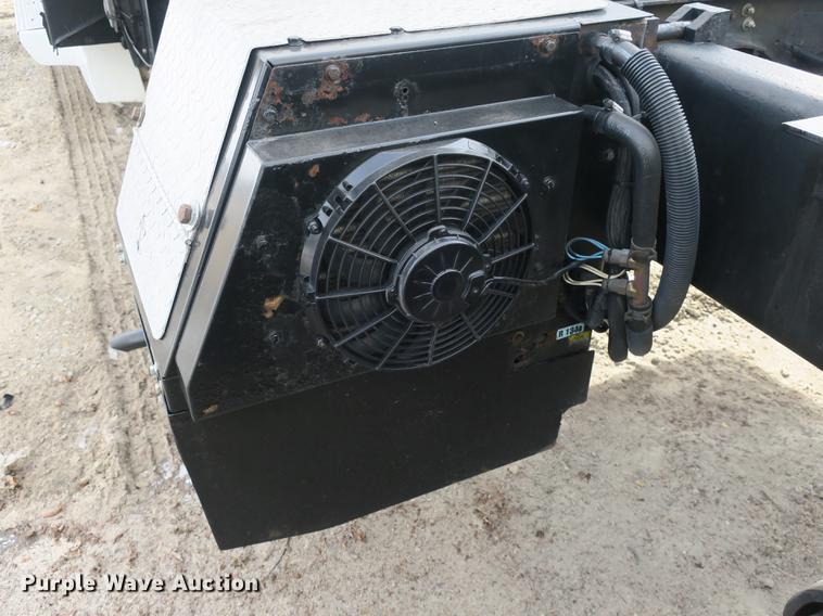 image for item DB8890 2005 Freightliner Business Class M2 semi truck