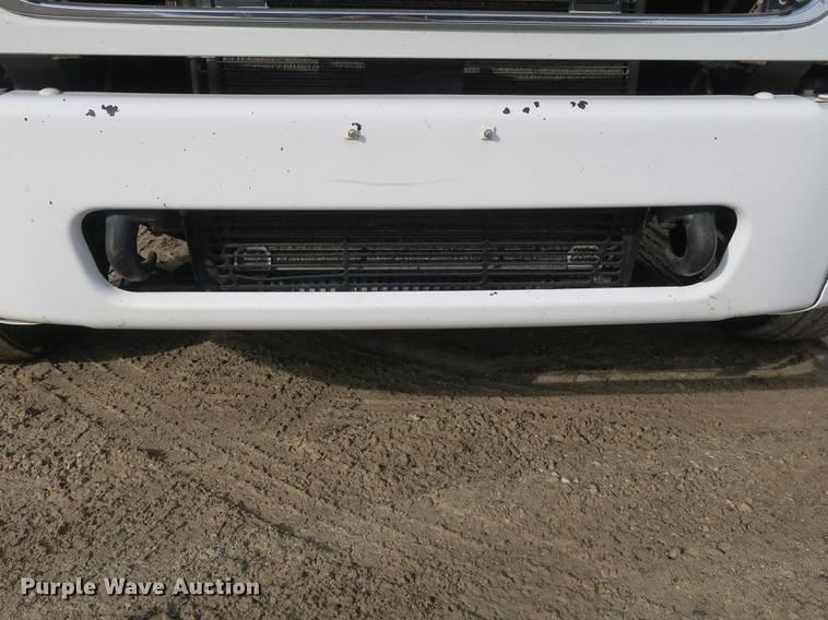 image for item DB8890 2005 Freightliner Business Class M2 semi truck