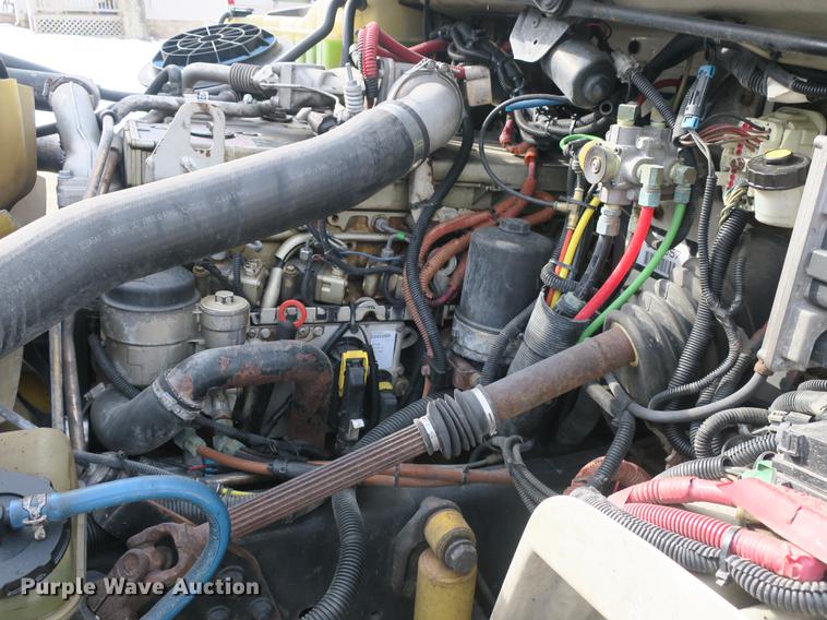 image for item DB8890 2005 Freightliner Business Class M2 semi truck