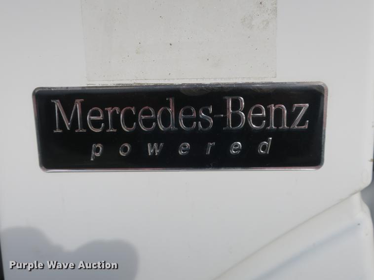 image for item DB8890 2005 Freightliner Business Class M2 semi truck