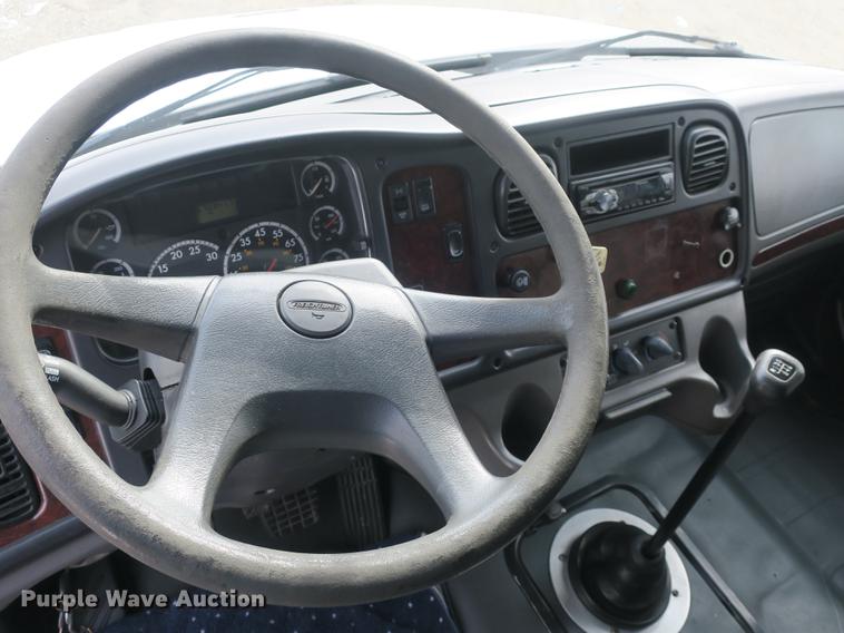 image for item DB8890 2005 Freightliner Business Class M2 semi truck