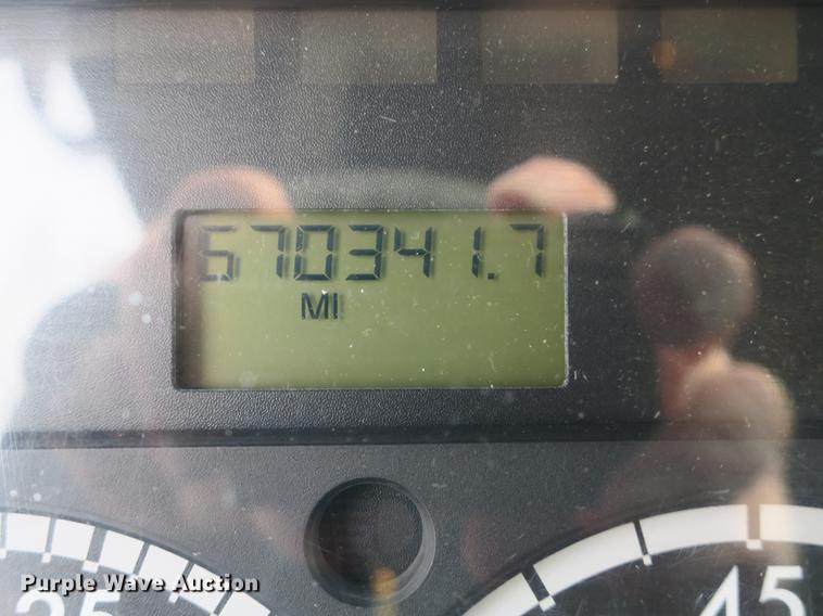 image for item DB8890 2005 Freightliner Business Class M2 semi truck