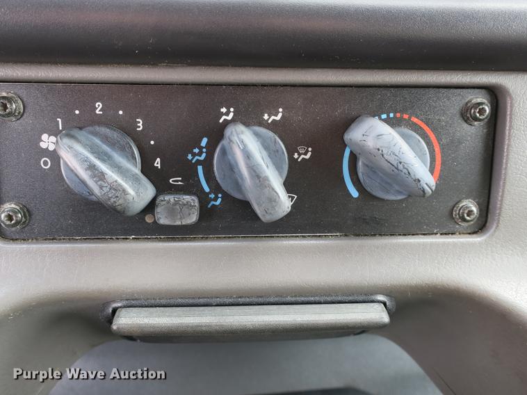 image for item DB8890 2005 Freightliner Business Class M2 semi truck