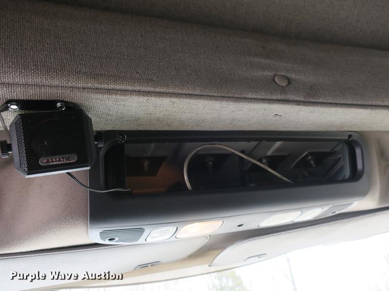 image for item DB8890 2005 Freightliner Business Class M2 semi truck