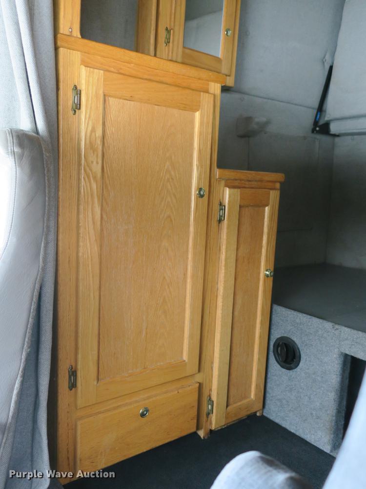 image for item DB8890 2005 Freightliner Business Class M2 semi truck